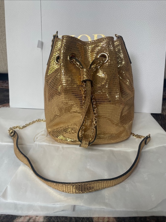 Gianni Chiarini Handbags - Authentic Gianni Chiarini Gold Chain Accent Bucket Bag Luxury Shoulder Crossbody